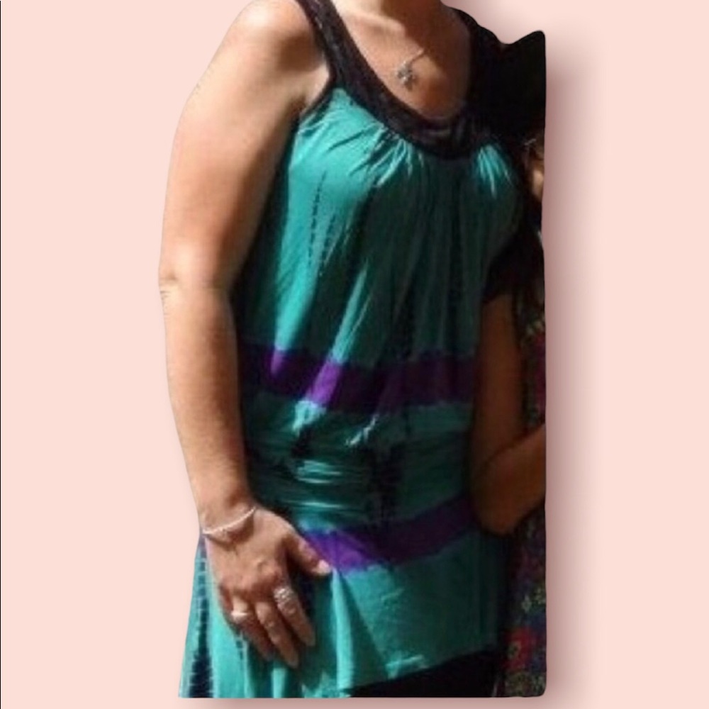 Lace Back Tunic Tank - Picture 2 of 4